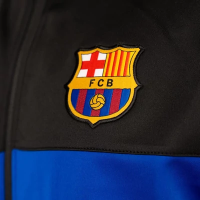 A Barcelona 24-25-ös, fekete melegítő szettje