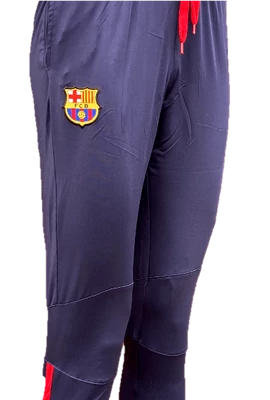 A Barcelona menő melegítő nadrágja - L