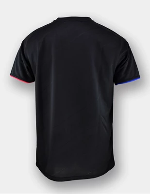 A Barça fergeteges, fekete edzőmeze