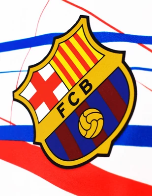A Barça 2023-24-es fehér edzőmeze - L