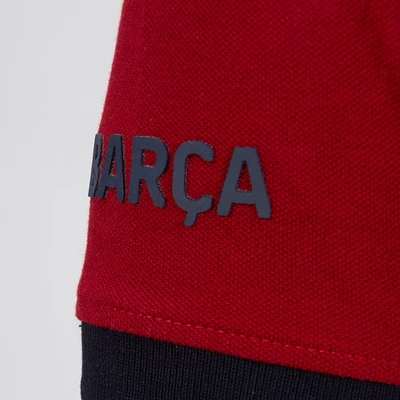 A Barcelona gránátvörös galléros pólója