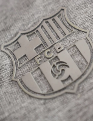 A Barça 2025-2026-os nyári szettje - gránátvörös és kék