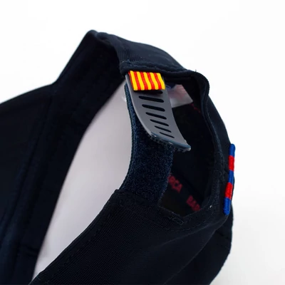 A Barcelona fergeteges, fekete felnőtt sapkája