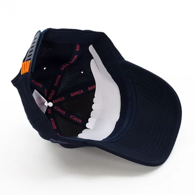 A Barcelona fergeteges, fekete felnőtt sapkája