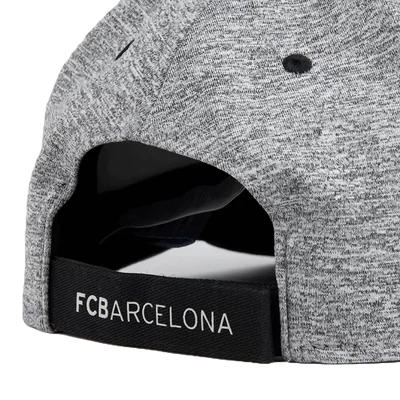 A címeres szürke Barça sapkád
