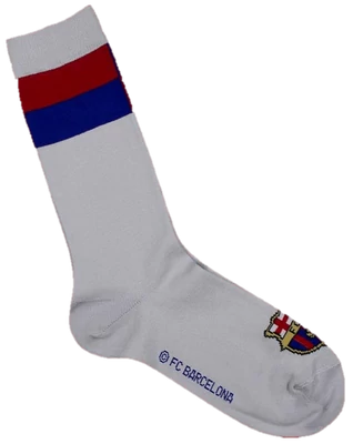 A Barça 2022-23-as, címeres zoknija