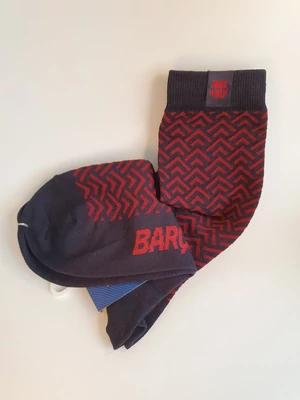 A Barça gránátvörös-kék üzleti zoknija