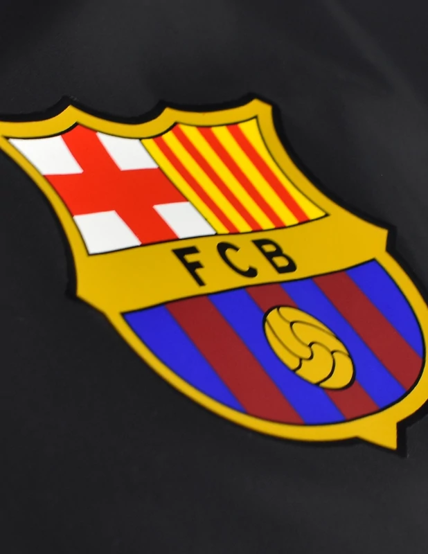 A Barçás fekete széldzsekid