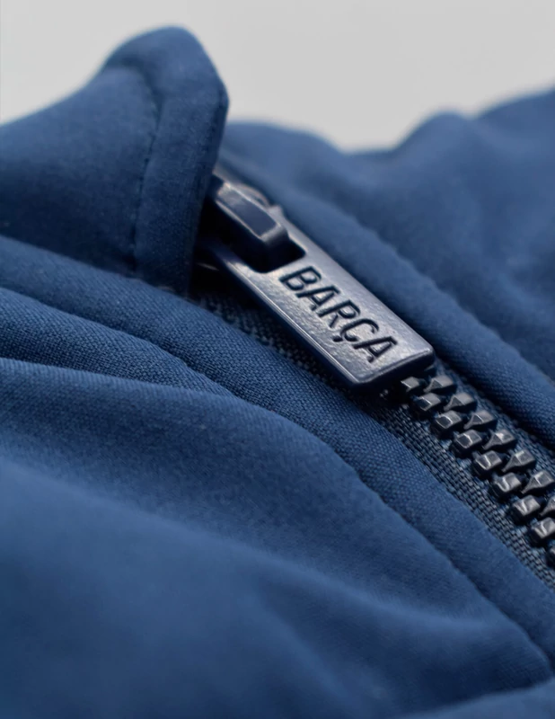 A Barcelona kék softshell kabátja - L
