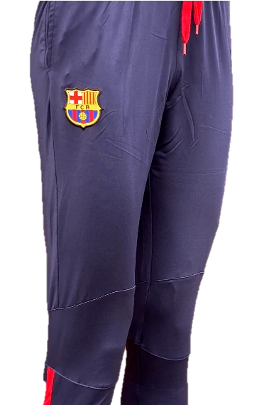 A Barcelona menő melegítő nadrágja - L