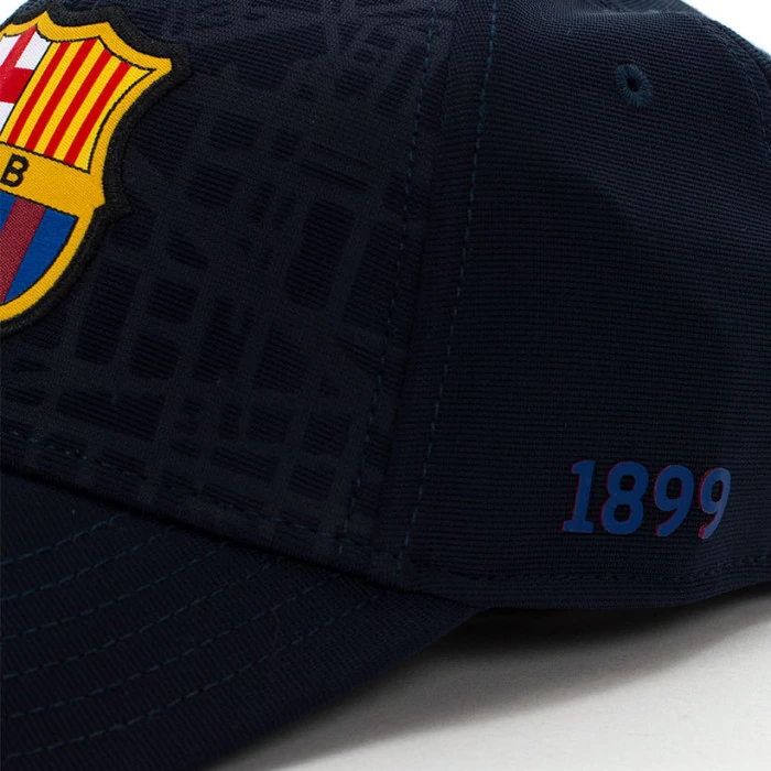 A Barcelona fergeteges, fekete felnőtt sapkája