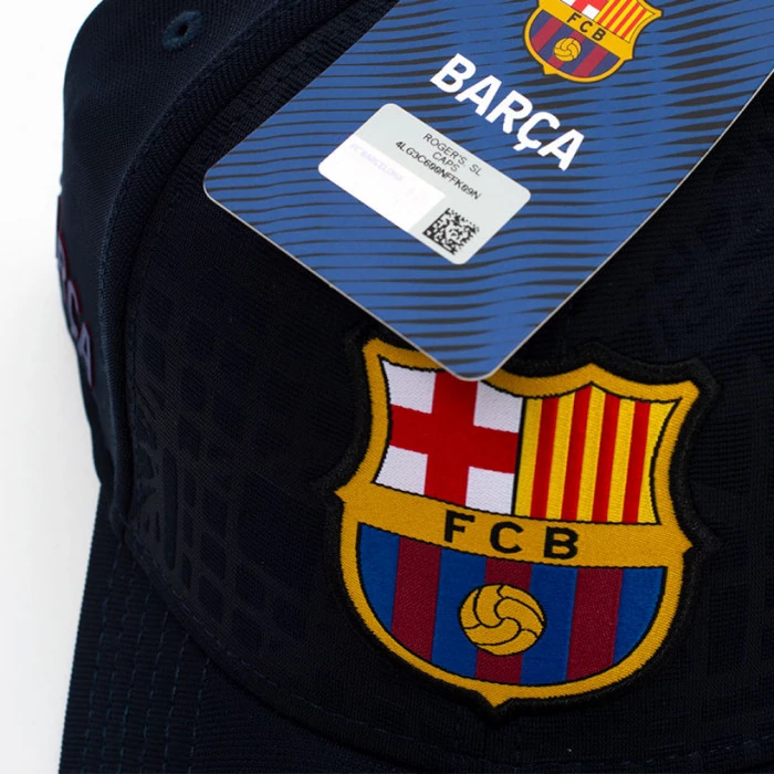 A Barcelona fergeteges, fekete felnőtt sapkája