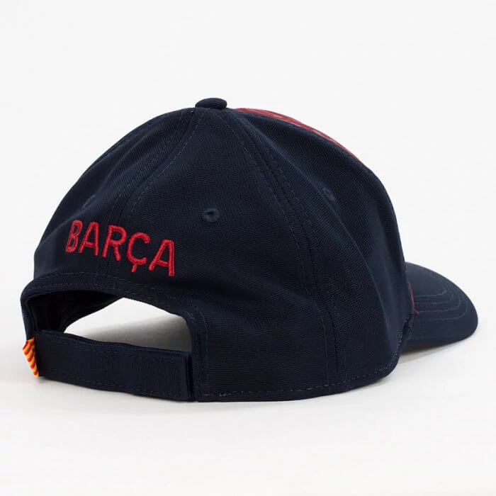 A Barça gránátvörös-kék gyerek sapkája