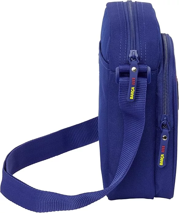 A Barça 25-26-os praktikus oldaltáskája