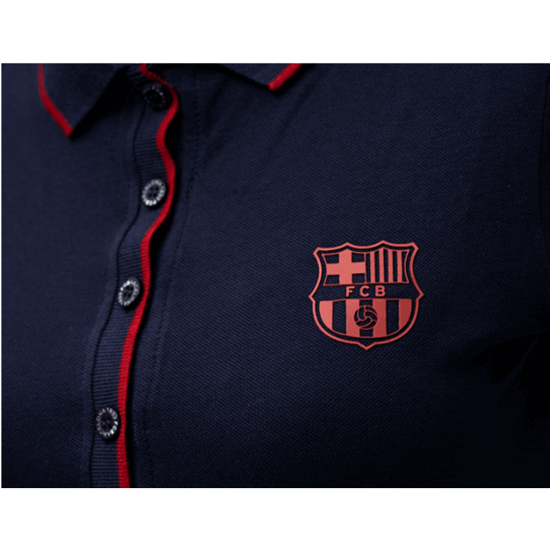A Barça hivatalos galléros pólója